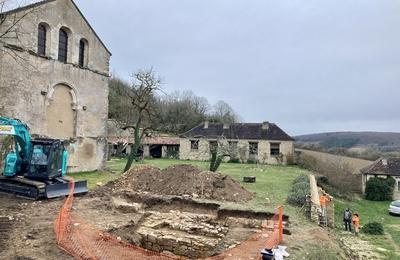 Prsentation des fouilles archologiques  l'ermitage de La Cordelle  Vezelay