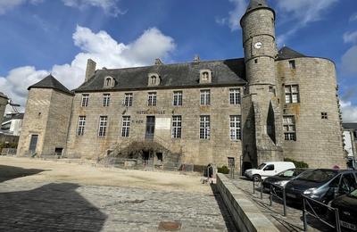 Prsentation du chantier du chteau des Barons du Pont de Pont-l'Abb