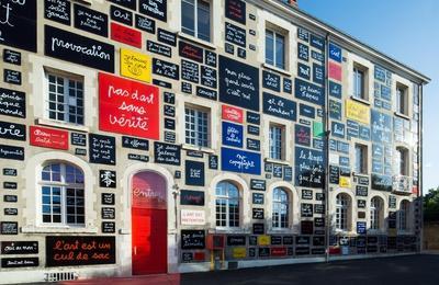Projection  la Fondation Du Doute  Blois