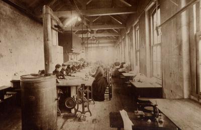 Qui taient les ouvrires de la manufacture de chemises en 1860 ?  Argenton sur Creuse