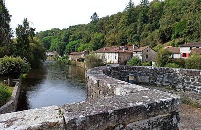 Randonne guide entre Chemin de Saint-Jacques-de-Compostelle, Vienne et chemin de fer (nouveau)  Saint Leonard de Noblat