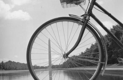 Ruth Orkin, Bike Trip, USA, 1939  Paris 3me