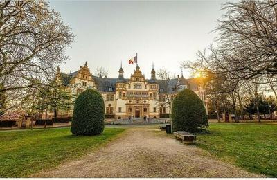 Venez dcouvrir les salons et les jardins d'un palais emblmatique  Metz