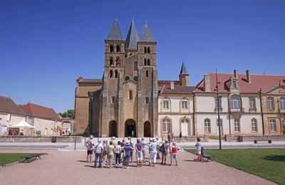 Visite Commente De La Basilique Et Du Centre Historique  Paray le Monial