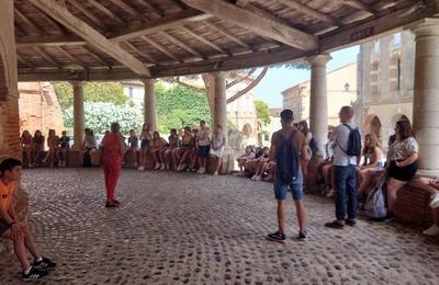 Visite commente avec animation par la troupe de thtre Cit en scnes  Auvillar