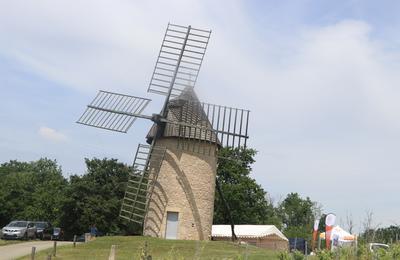 Visite commente du moulin  vent de Cussol  Saint Maixant