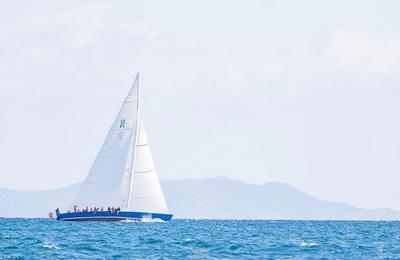 Visite Commente Du Voilier France, Monument Historique Et 1e Voilier Fran?ais De L'america's Cup  Hyeres