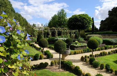 Visite d'un authentique chteau du XVe sicle et de ses jardins  Chalandray