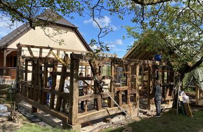 Visite d'une maison \\u00e0 pans de bois et son extension contemporaine  Salenthal