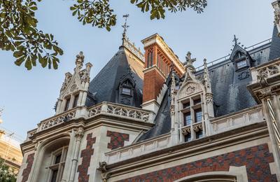 Visite de l'htel Gaillard, un chteau en plein Paris  Paris 17me