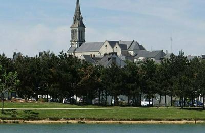 Visite de l'glise Saint Aubin  Le Louroux Beconnais