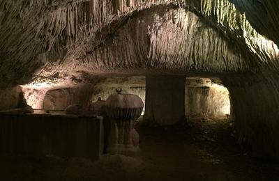 Visite de la grotte ptrifiante  Troo