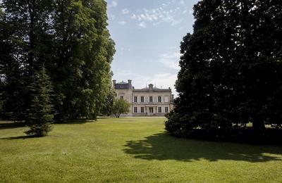 Visite du domaine viticole certifi en biodynamie et dgustation  Libourne