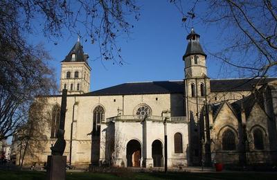 Visite guidée d'une basilique du XIe siècle à Bordeaux