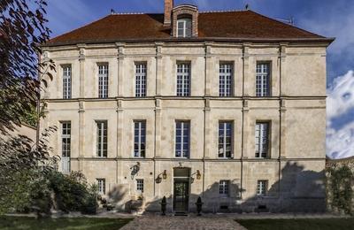 Visite guide de l'extrieur et de l'intrieur de l'htel de Vaudricourt  Sens