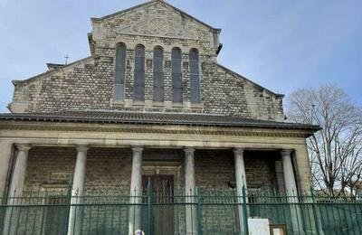 Visite guide de l'histoire et l'architecture d'une glise du XXe sicle  Reims