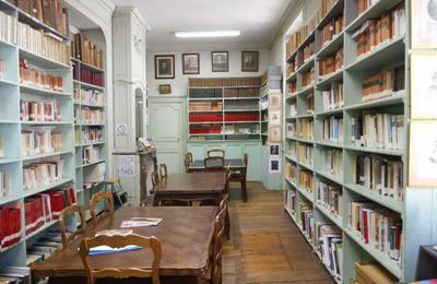 Visite guide de la bibliothque patrimoniale de la Socit de BORDA  Dax