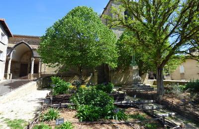 Visite guide de la cit  travers ses jardins mdivaux  Aurignac