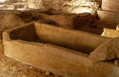 Visite guide de la crypte archologique de l'ancienne glise Saint-Pierre-des-Cuisines  Toulouse