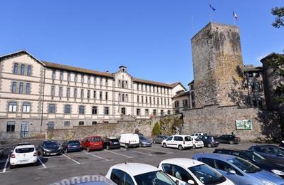 Visite guide de la tour du chteau Saint-Etienne  Aurillac