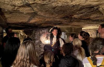 Visite guide des Catacombes en mode Premier Empire  Paris 14me