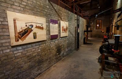 Visite guide des expositions du muse de la Distillerie  Barreme