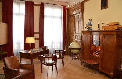 Visite Guidée Du Bureau Du Général De Gaulle (1947- 1958) Dans Un Hôtel Particulier Du Faubourg Saint-germain à Paris 7ème