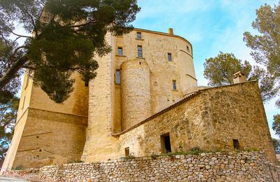 Visite guide du centre ancien du village au chteau  Meyrargues