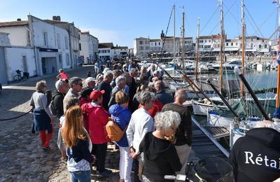 Visite guide du port de La Flotte et de ses bateaux !