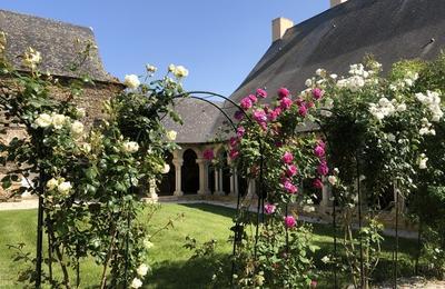 Visite guide du prieur de la Jaillette  Segr-en-Anjou Bleu