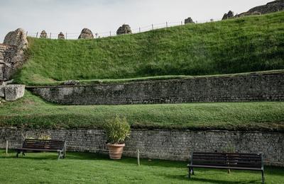 Visite guide du thtre romain et du muse  Lillebonne