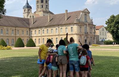 Visite guide pour les scolaires L'Abbaye dans tous les sens  Cluny