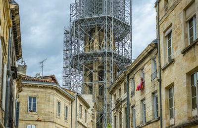 Visite libre d'une basilique et de sa flche  Bordeaux