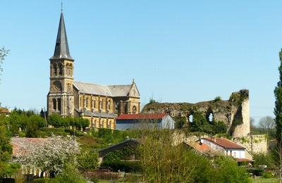 Visite libre d'une glise et des ruines d'un chteau-fort  Louppy sur Loison