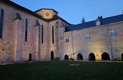 Visite libre de l'abbaye de Beaulieu-en-Rouergue  Ginals