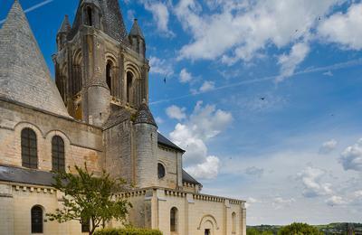 Visite libre de la collgiale  Loches