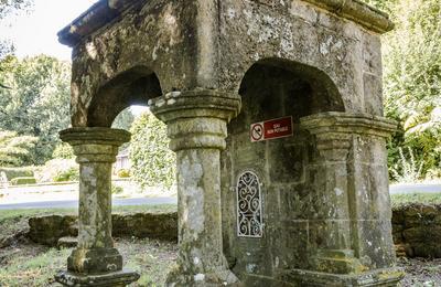 Visite libre de la Fontaine Ste Marie (ISMH)  Le Guerno