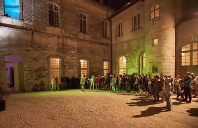 Visite nocturne : histoire de la dcouverte d'un quartier ancien  La Reole