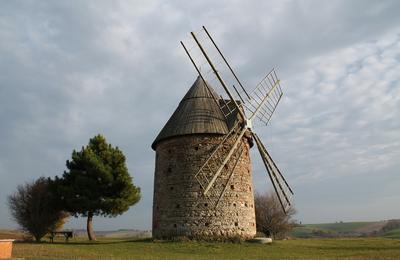 Visitez le moulin  vent de Pesquis, ouvrage du XIIIe sicle !  Saint Sulpice sur Leze