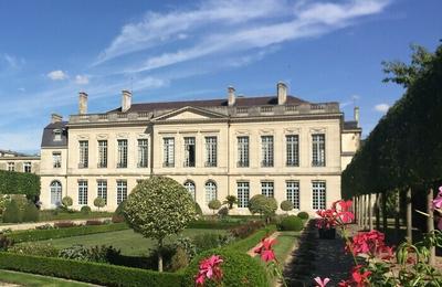 Visitez librement l'ancien Htel des Intendants de Champagne et ses jardins  Chalons en Champagne