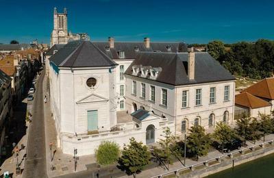 Visitez Librement La Cit Du Vitrail  Troyes