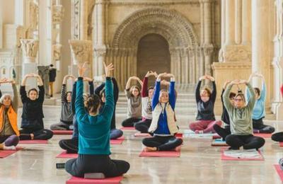 Yoga-gant  la Cit !  Paris 16me