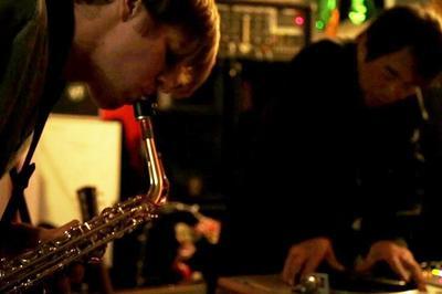 Duo otomo yoshihide et chris pitsiokos, solo harutaka mochizuki  Metz