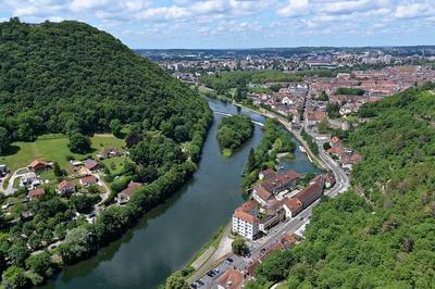 Besanon Passage de la Flamme Olympique 2024  Besancon