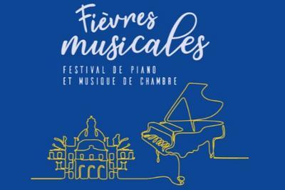 Eric Lacrouts dirige la Camerata des Fivres musicales  Paris 13me