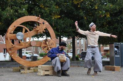 Cie La Roulotte Ruche, Place aux mmes  Binic