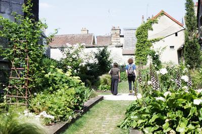  la dcouverte du Jardin des Innocents  Troyes