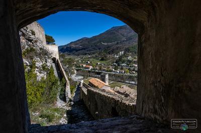 Accs libre au chemin de ronde  Entrevaux