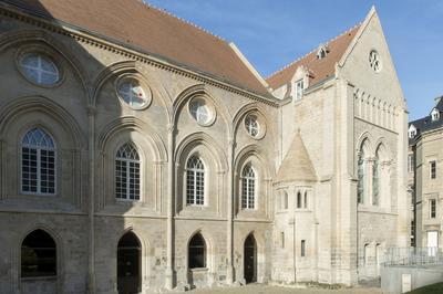 Visite En Famille Du Palais Ducal, De L'artothque Et De L'exposition De Myriam Mechita  Caen du 18