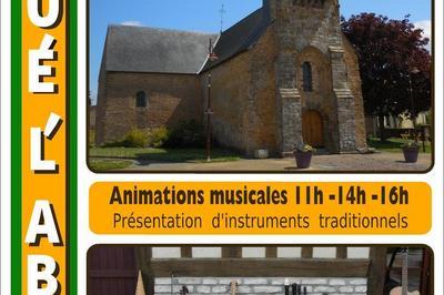 Animation Musicale Par Le Dulcimer N' Tin :exposition D'instruments Anciens  Et Mini-concerts De Musiques Du 16 Au 19.  Joue l'Abbe